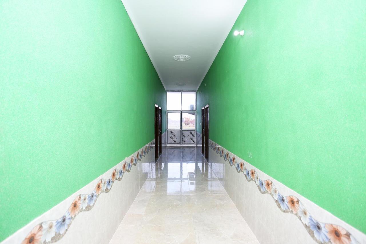 OYO 29517 Hotel Barsana Palace Chhata Exterior foto